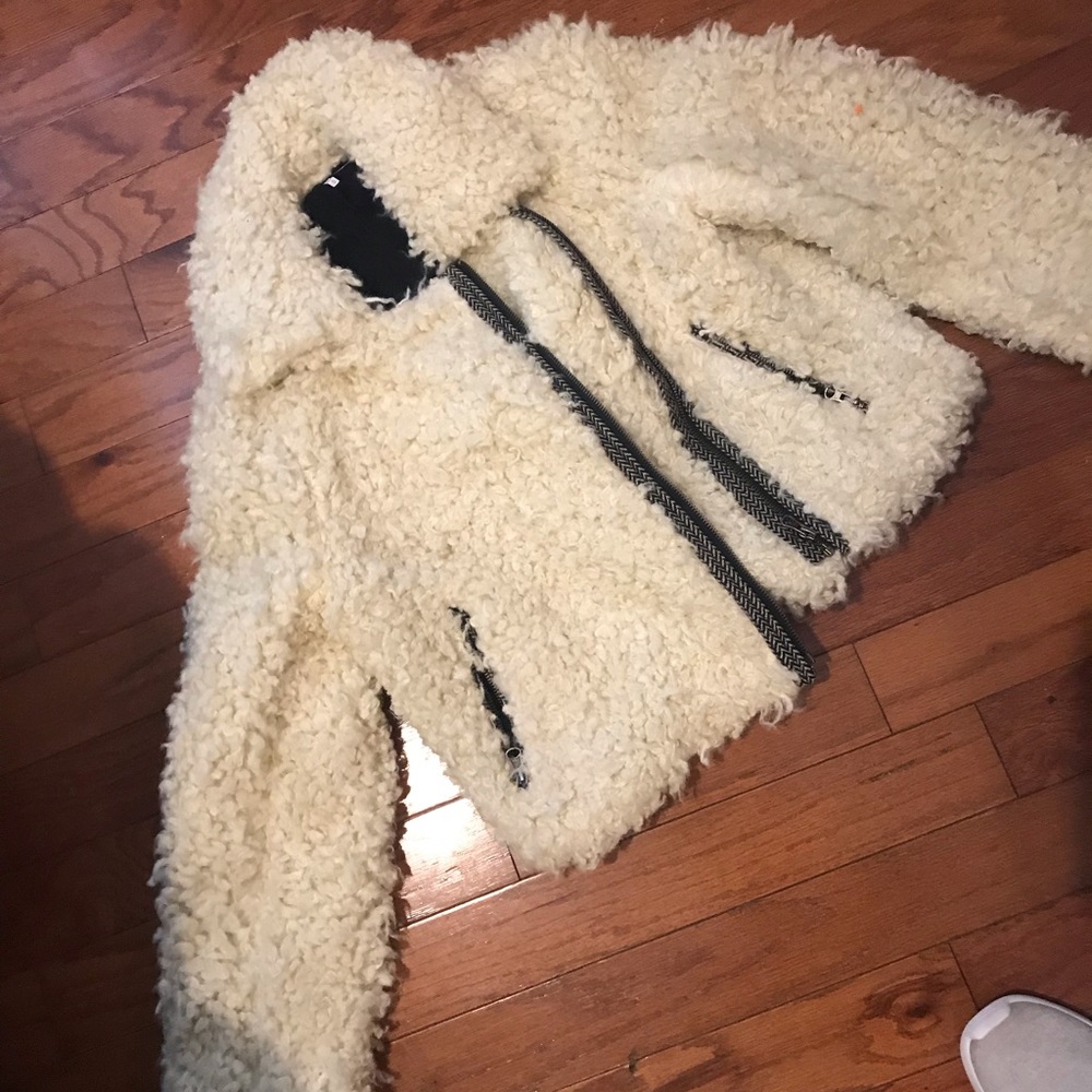 FREE PEOPLE•••Faux fur coat